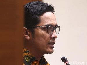 KPK Geledah Kantor Bupati Labuhanbatu