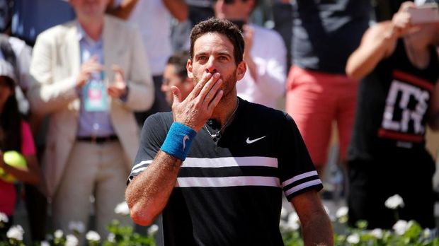 Petenis Argentina Juan Martin del Potro akan menjadi lawan Rafael Nadal di semifinal Prancis Terbuka.