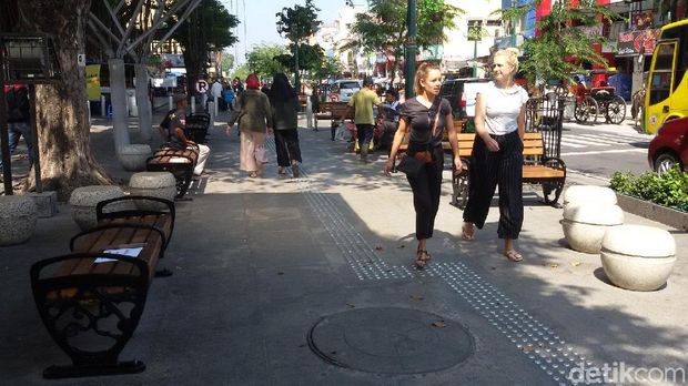 Pengunjung/wisatawan di Malioboro
