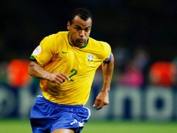 Mantan kapten Brasil, Cafu, terkenal dengan nomor punggung 2 di tim nasional, AS Roma, serta AC Milan. (Foto: Shaun Botterill /Getty Images)