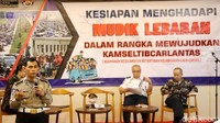 Kasubditwal dan PJR Kombes Bambang memberikan pemaparan.