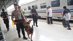 Pemudik Mulai Padati Stasiun Senen