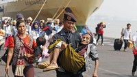 Selain itu, Pelindo III juga sudah menyiapkan posko Angkutan Laut Lebaran Tahun 2018 yang diperkuat petugas dari lintas instansi yang bertugas untuk memastikan keselamatan dan kelancaran perjalanan pemudik untuk bertemu dengan keluarga tecinta di kampung halaman hingga kembali ke perantauan. Istimewa/Dok. PT. Pelindo III.