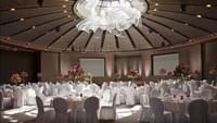Sedangkan untuk ruang pertemuan, Capella Hotel memiliki ruang meeting berukuran lebih dari 24.500 meter persegi. Termasuk di dalamnya Grand Ballroom yang bisa mengakomodasi 400 tamu undangan (Capella Singapore)