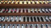 Tiansai Winery juga memiliki semacam galeri dimana wisatawan bisa melihat sejarah dan koleksi wine yang mereka miliki (Fitraya/detikTravel)