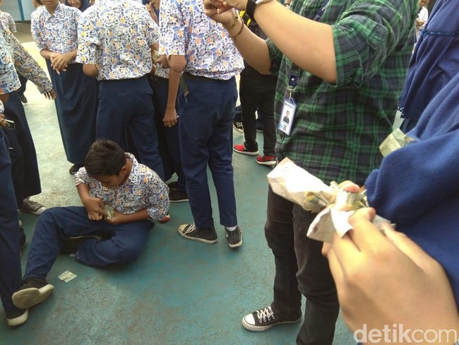 Heboh Hujan Uang di Halim