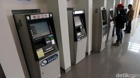 Terminal baru itu juga dilengkapi dengan fasilitas ATM.