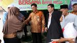 Bank Mega Bagikan Sembako untuk Warga Kurang Mampu