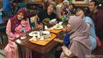 Meriahnya Suasana dtraktir Detikcom Bagi-bagi Voucher dan Uang Tunai