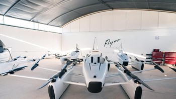 Kitty Hawk, perusahaan yang didirikan oleh Larry Page, co-founder Google, memamerkan lini terbaru dari mobil terbang buatannya. Foto: Kitty Hawk