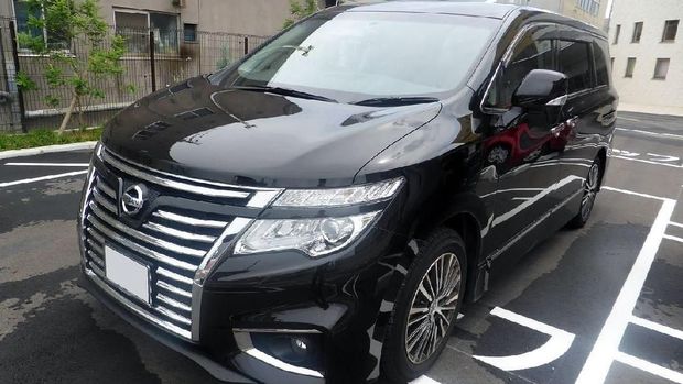 Nissan Elgrand tanpa ban Serep