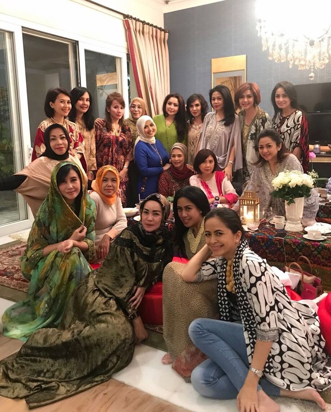 Mayangsari menggelar buka puasa di rumah mewahnya di kawasan Simprug, Senayan, Jakarta Selatan. Foto: Instagram