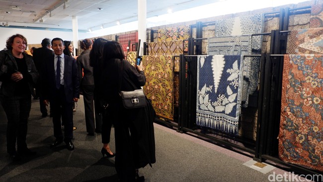 Selain fashion show dan pameran, Batik for the World juga diisi dengan talkshow serta workshop membatik. Foto: Daniel Ngantung/Wolipop