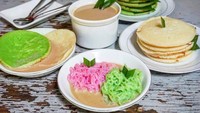 Serabi dan putu mayang memang paduan yang pas. Apalagi setelah disiram kuah santan plus gula merah. Rasanya manis legit. Foto: Instagram voilajogja