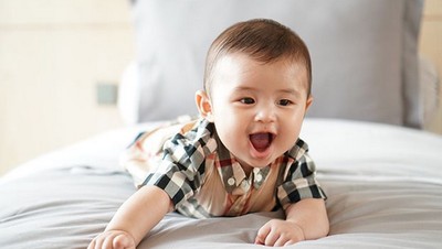 Gemes! Lucunya Raphael Moeis, Putra Sandra Dewi