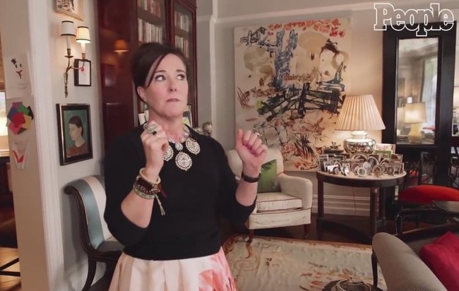 Video yang diunggah People di YouTube pada 2016 tersebut memperlihatkan apartemen Kate Spade yang artsy dan stylish. Kate dan suaminya Andy Spade, membeli apartemen tersebut pada 1999. Foto: Dok. People