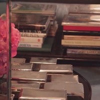 Kate Spade juga mengoleksi banyak asbak dan kotak rokok. Koleksinya itu tidak pernah digunakan, dia mengumpulkannya karena menyukainya. Foto: Dok. People