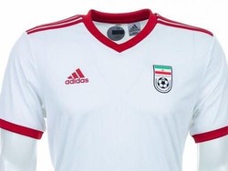 Adapun jersey Iran berwarna putih dengan sentuhan warna merah di bagian lengan sama leher. (Foto: Internet)