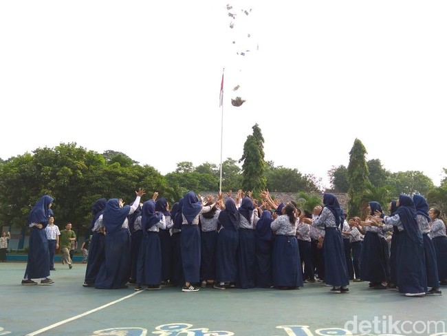 Heboh Hujan Uang di Halim