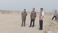 Ada juga lahan yang disegel. (Eva Safitri/detikcom)