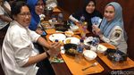 Meriahnya Suasana dtraktir Detikcom Bagi-bagi Voucher dan Uang Tunai