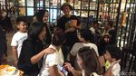 Meriahnya Suasana dtraktir Detikcom Bagi-bagi Voucher dan Uang Tunai