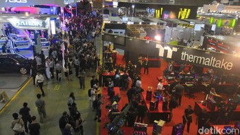 Keramaian Computex 2018 dilihat dari lantai atas. (Foto: detIkINET/Muhamad Reza Sulaiman)