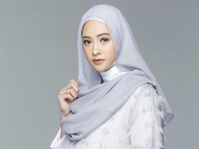 Soal Poligami, Poppy Bunga: Jujur Itu Berat