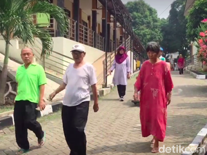 Melihat Mereka yang Rayakan Ramadan di Panti Jompo