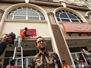 Polemik Anies Segel Pulau D