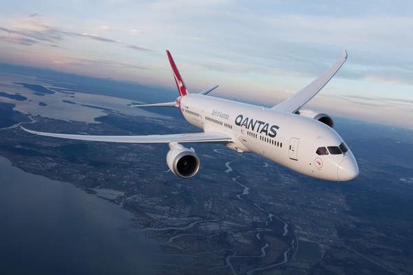 Boeing 787 Dreamliner dikenal dengan jendelanya yang besar. Pesawat ini ideal untuk tamasya udara (Foto: Qantas)