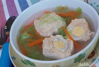 Menu Ke-26 : Segarnya Bakso Ayam dan Sapi Berkuah Gurih untuk Buka dan Sahur