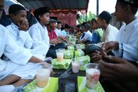 Keceriaan Para Penghafal Quran dari Timur Indonesia saat Berbuka