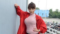 Sebelumnya, beberapa waktu lalu, saat ditemui di Trans TV, ia tampil seksi dengan kaus pink ketat yang memperlihatkan lekuk tubuhnya. (Pool/Noel/detikFoto)