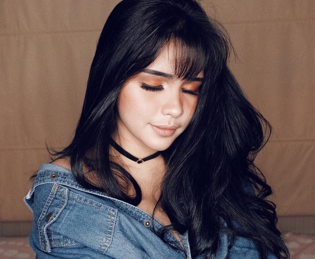 Pemilik akun Instagram @mendasuci ini juga merupakan seorang beauty vlogger dan tergabung dalam komunitas Indonesia Beauty Vlogger. Foto: Instagram @mendasuci