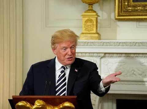 Curhat Pria Paruh Baya yang Pernah Cukur Rambut Donald Trump