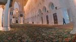 Foto: Masjid Cantik, Swarovski dan Karpet Terbesar Dunia