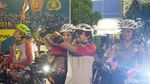 Kring Kring! Belasan Orang Mudik Naik Sepeda, Malam Ini Tinggalkan DKI