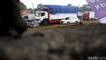 Hari Ini Truk Masih Nekat Lewat Tol Cikampek