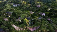 Desa Houtouwan terletak di Kepulauan Shengshan di sebelah timur Kota Shanghai. Desa Houtouwan sudah ditempati penduduk sejak tahun 1950-an tapi ditinggalkan pada tahun 1990-an (AFP/Getty Images)