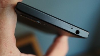 Headphone jack 3.5 mm masih dipertahankan. Foto: Pocket-lint