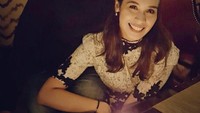 Marsha Timothy merupakan aktris sekaligus model asal Indonesia, yang terkenal membintangi sejumlah film terkenal. Marsha ternyata gemar makan bareng bersama teman dan keluarga. Foto: Instagram: @marshatimothy