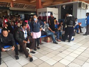 Terminal Kampung Rambutan Mulai Disesaki Pemudik