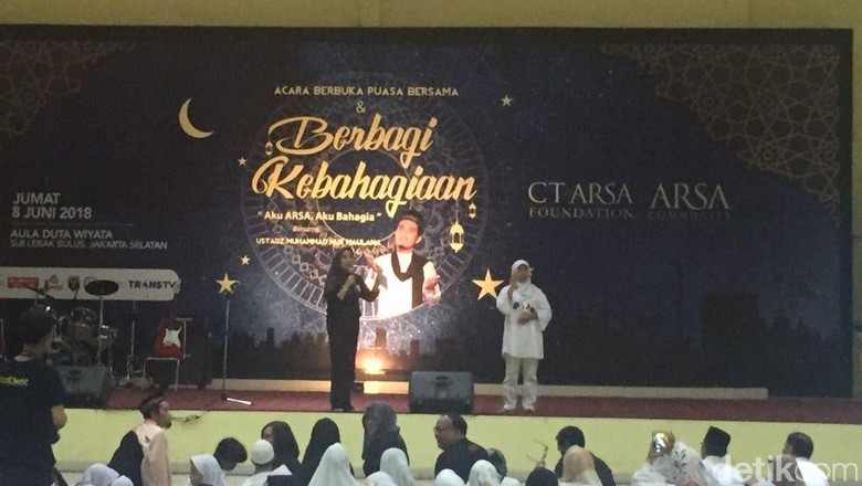 Hangatnya Suasana Buka Puasa CT Arsa Bersama Siswa SLB Hangatnya Suasana Buka Puasa CT Arsa Bersama Siswa SLB