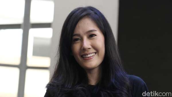Ardina Rasti, si Desi yang Nyebelin di Film 22 Menit Ardina Rasti, si Desi yang Nyebelin di Film 22 Menit