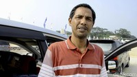Jalur tol tahun ini lebih bagus ketimbang tahun kemarin. Kalau tahun kemarin banyak debu dan kerikil yang membuat ban bocor, tahun ini mulus, Kata Muhib.