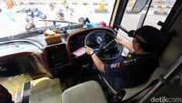 Dishub DKI Jakarta juga mengecek armada yang digunakan untuk mudik lebaran tahun 2018