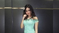 Cantiknya Indrayani Rusyadi saat kenakan Kebaya. Foto: Dok. Instagram/indrayanigr
