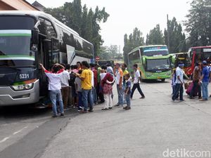 Video: Terminal Kampung Rambutan Mulai Dipadati Pemudik