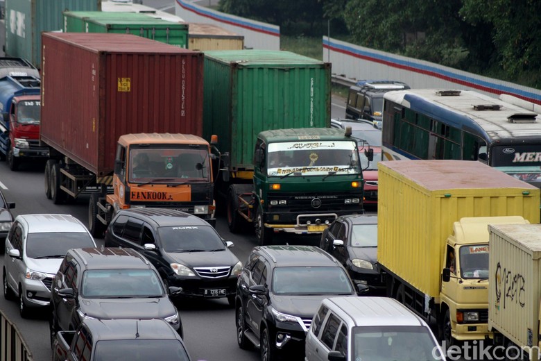 Kemacetan saat mudik Foto: Rifkianto Nugroho Kemacetan saat mudik Foto: Rifkianto Nugroho